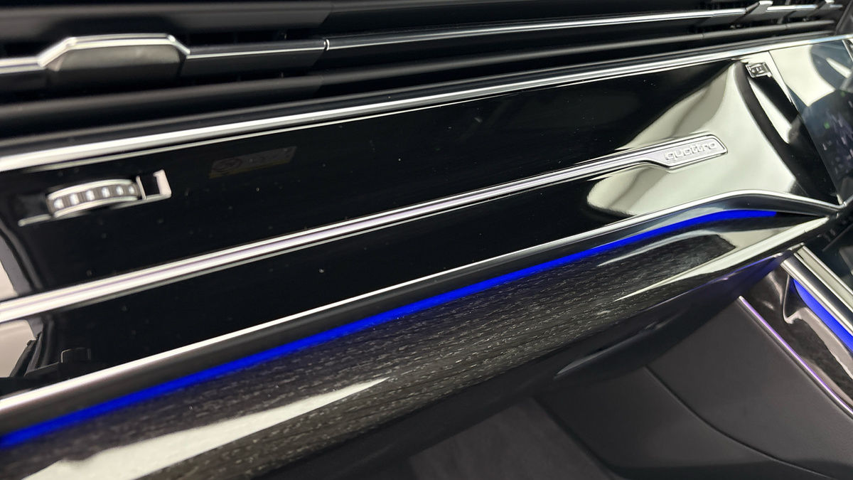 Audi SQ7 Image 26