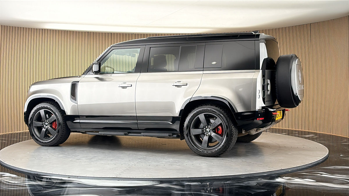 More views of Land Rover Defender 110