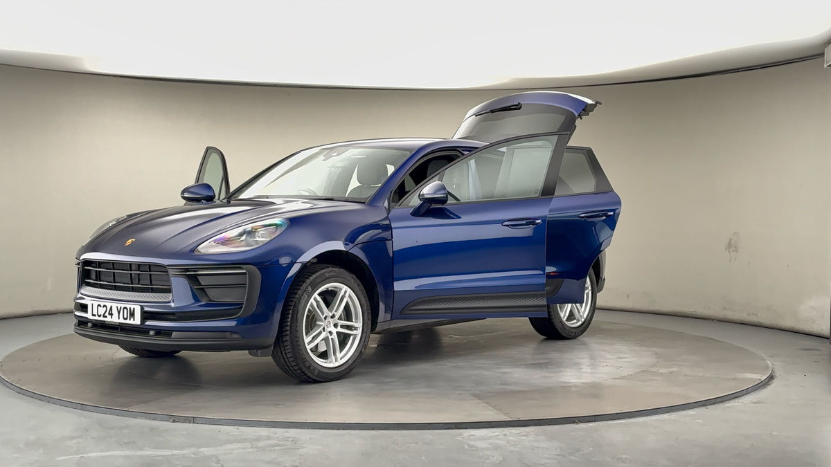 More views of Porsche Macan