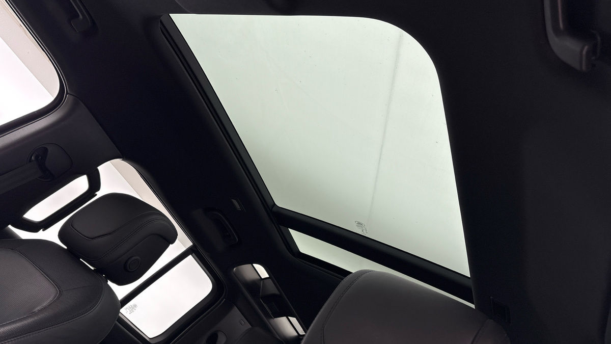 Land Rover Defender 110 Urban Image 16