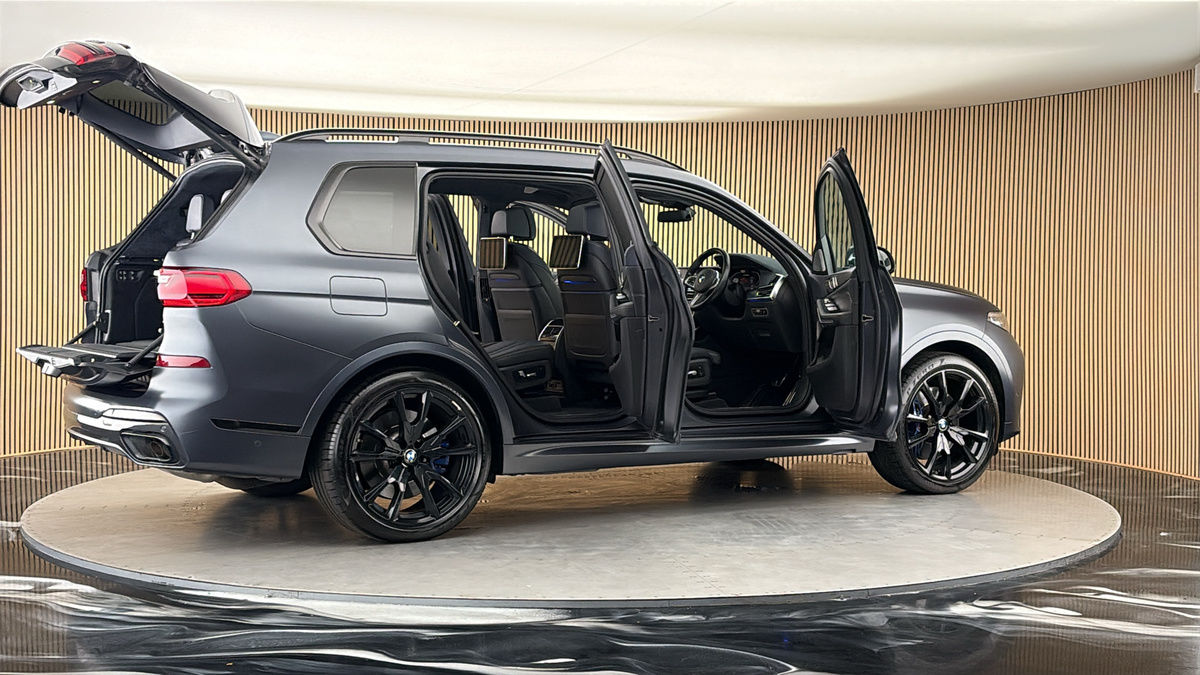 More views of BMW X7