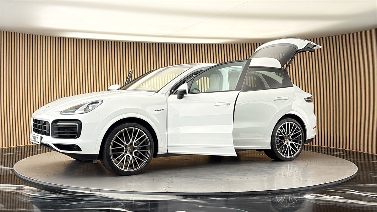 More views of Porsche Cayenne