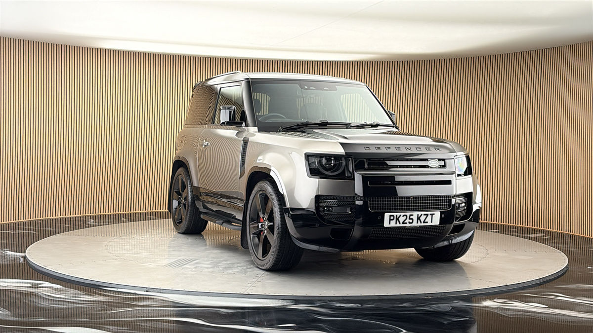 More views of Land Rover Defender 90