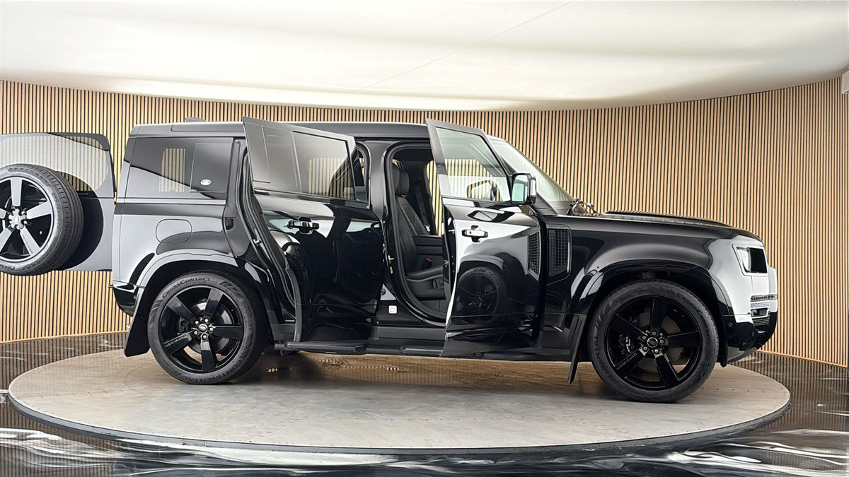 More views of Land Rover Defender 110