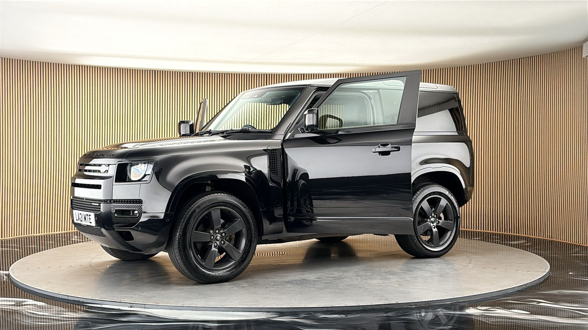 More views of Land Rover Defender 90