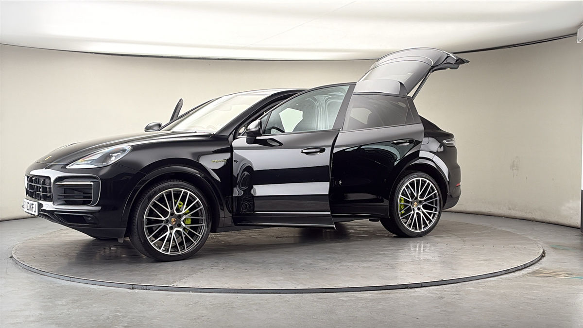 More views of Porsche Cayenne