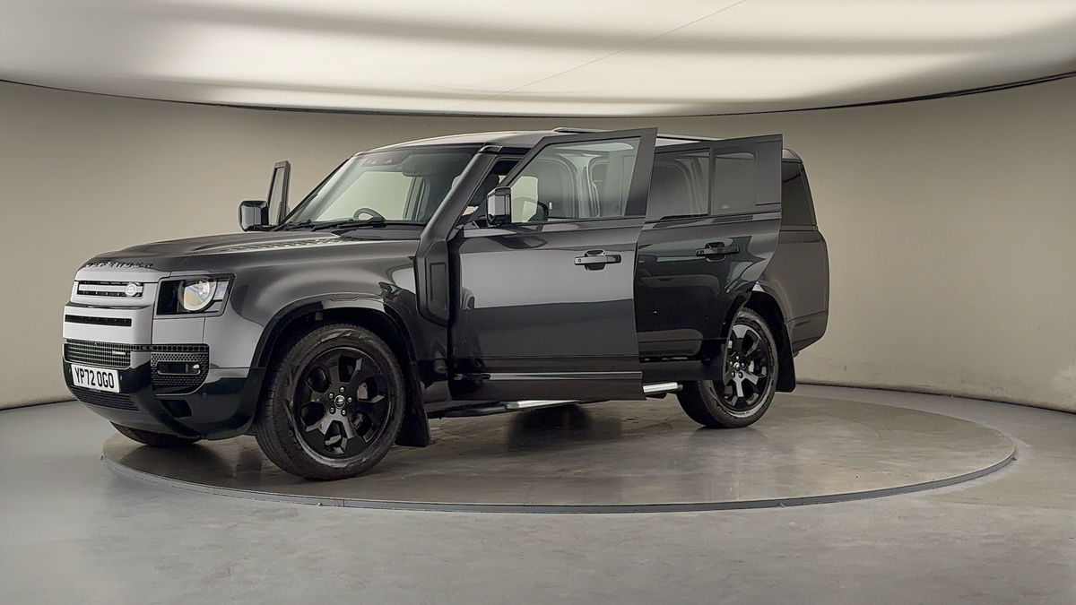 Land Rover Defender 130 Image 22