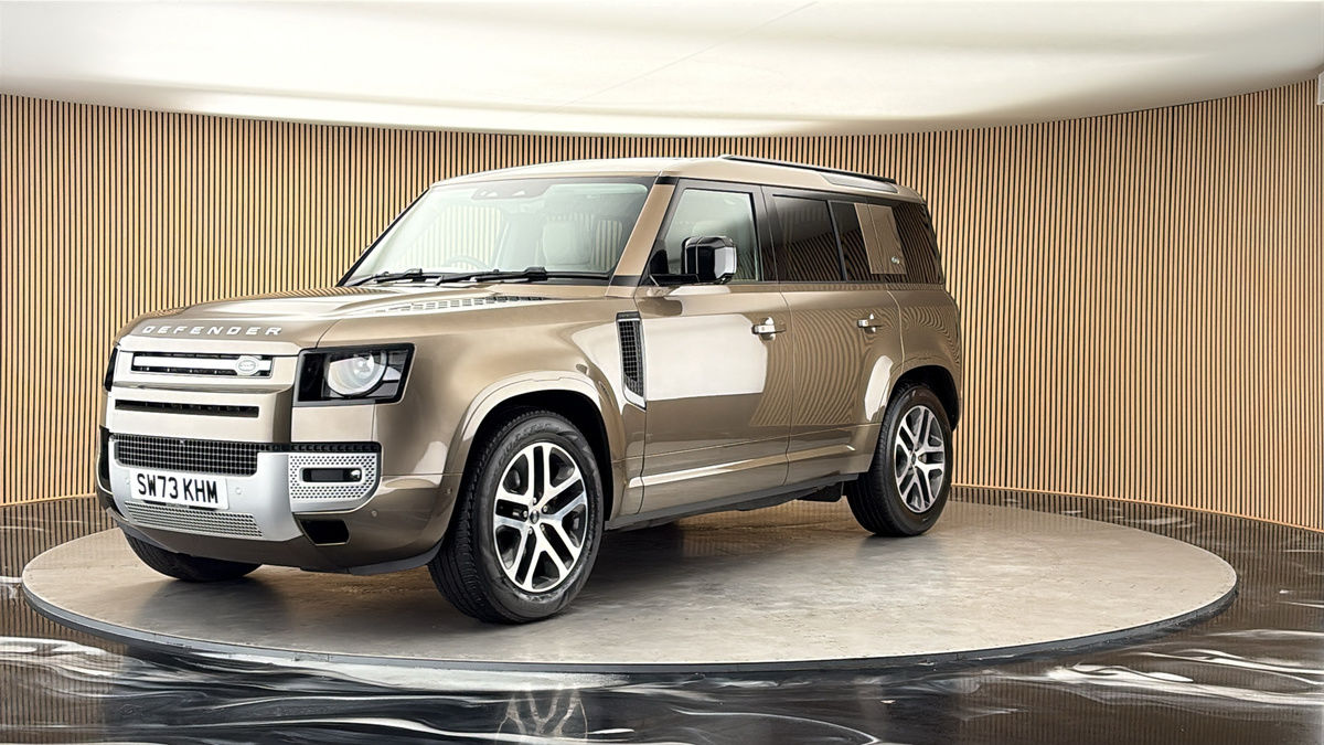 More views of Land Rover Defender 110