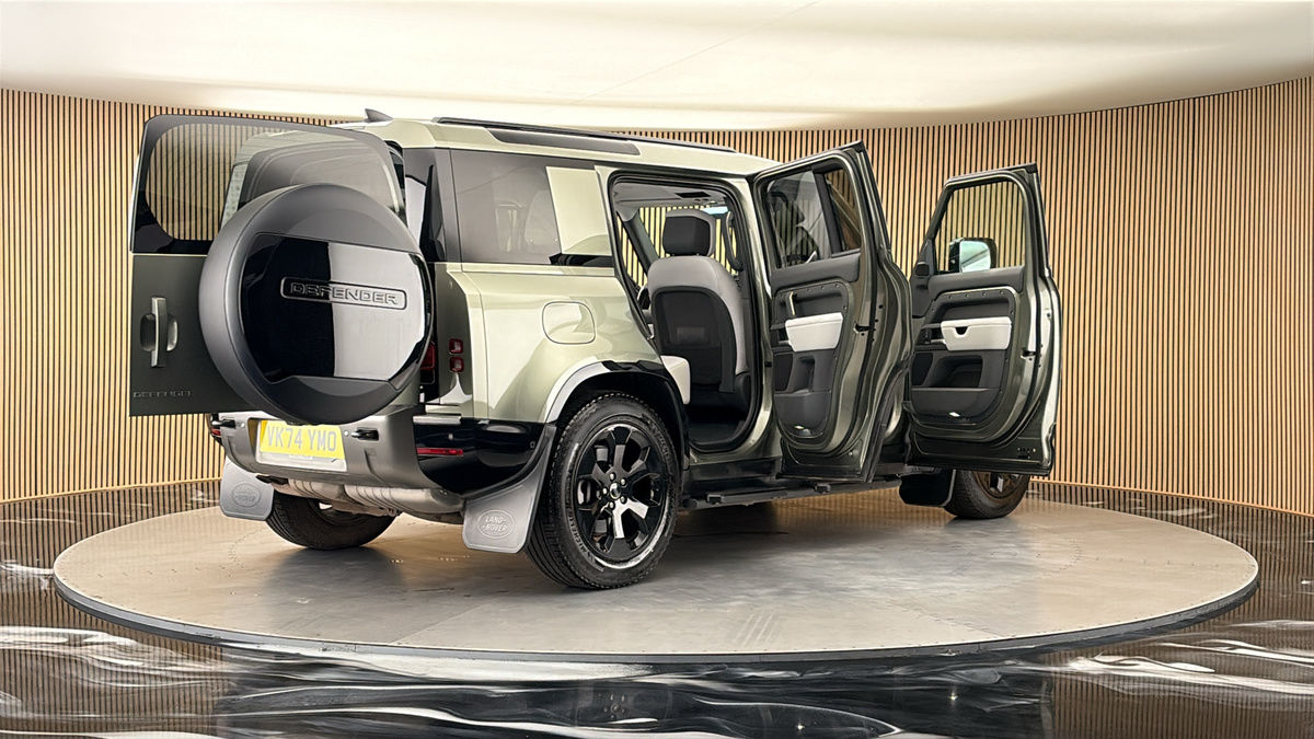 More views of Land Rover Defender 110