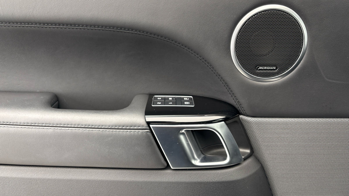 Land Rover Range Rover Sport Image 19