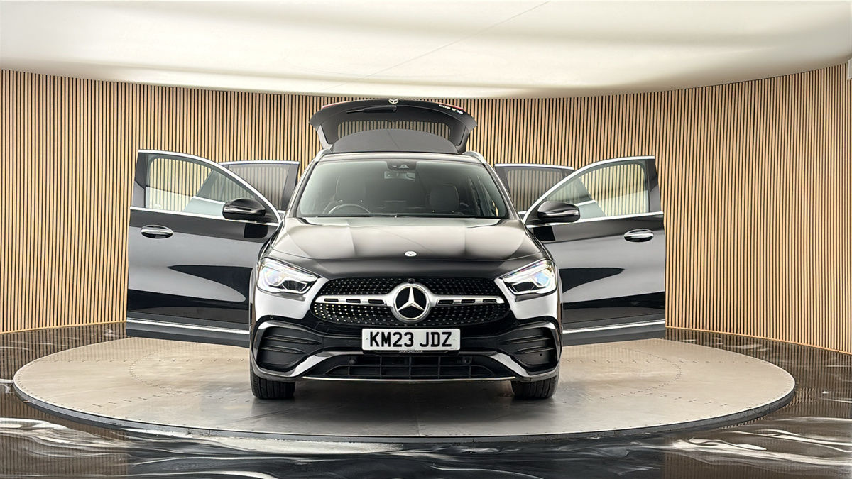 More views of Mercedes-Benz GLA