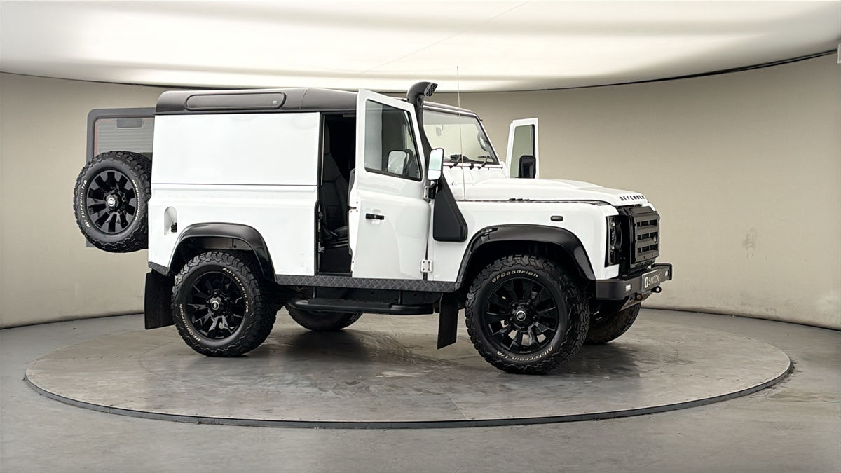 More views of Land Rover Defender 90