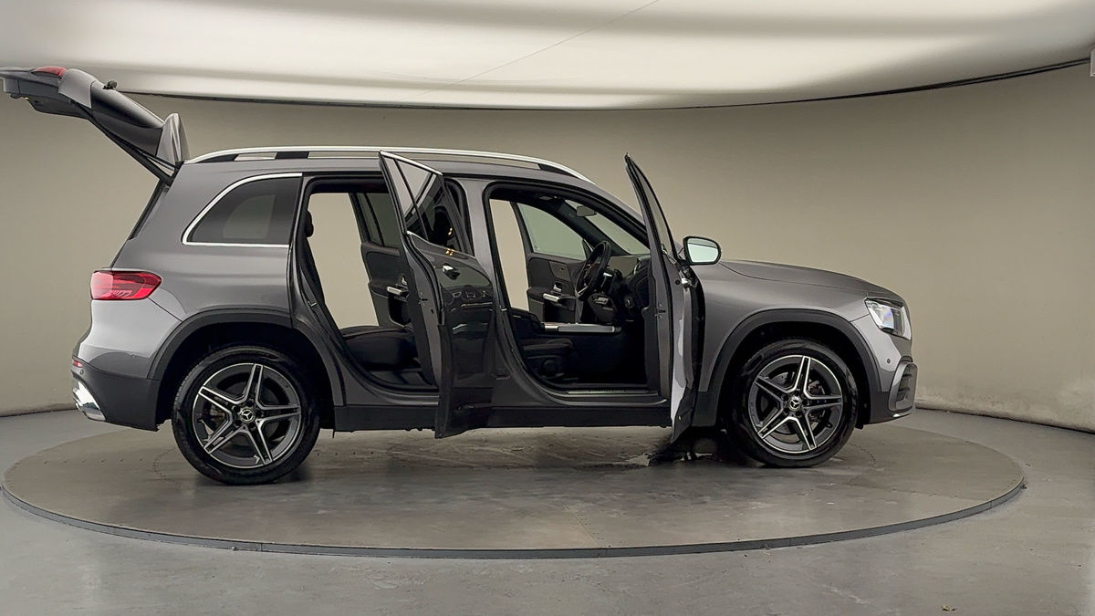 More views of Mercedes-Benz GLB