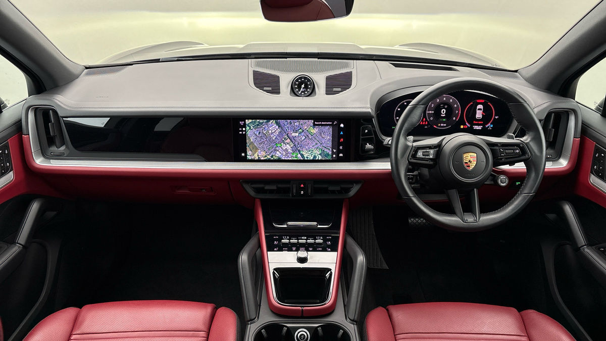 Porsche Cayenne Image 12