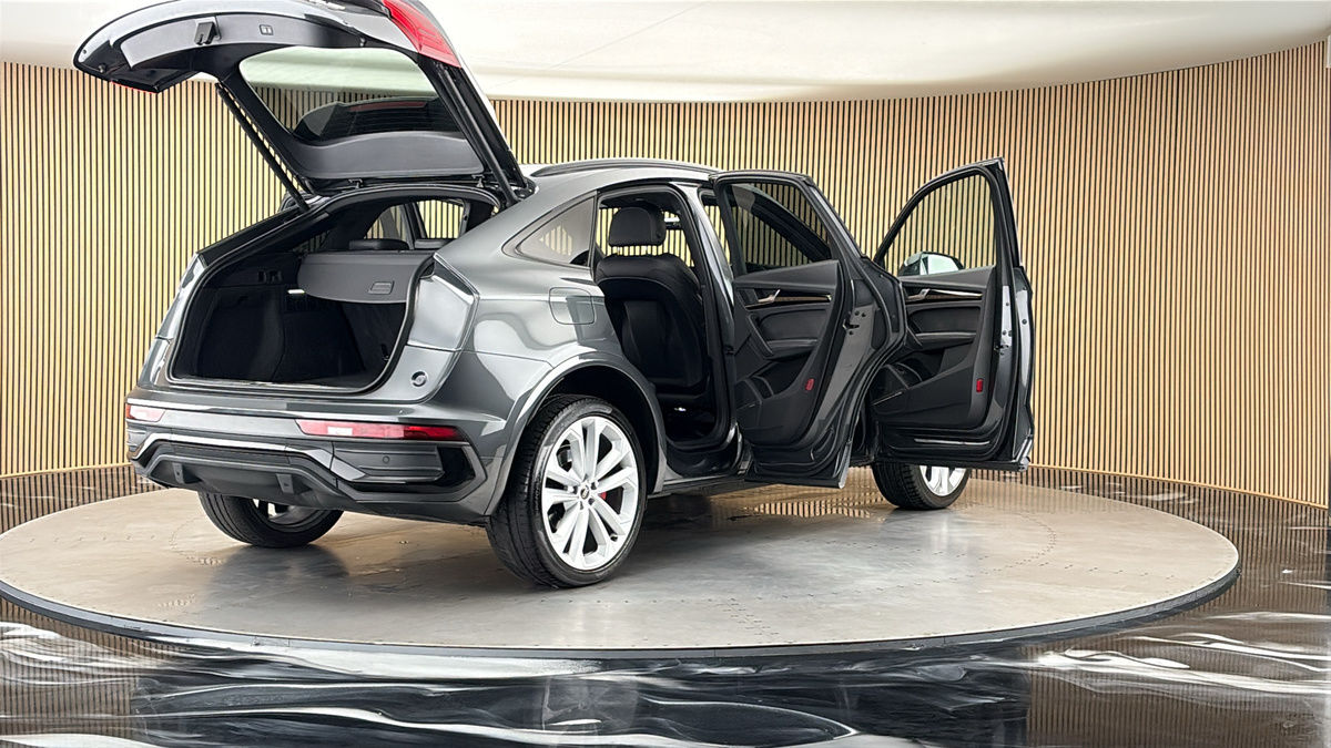 More views of Audi Q5