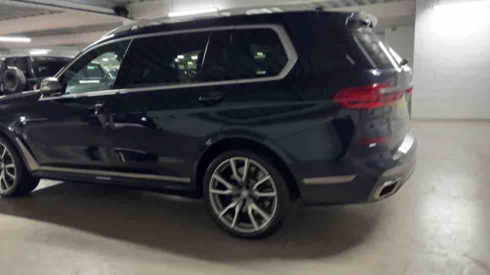 More views of BMW X7