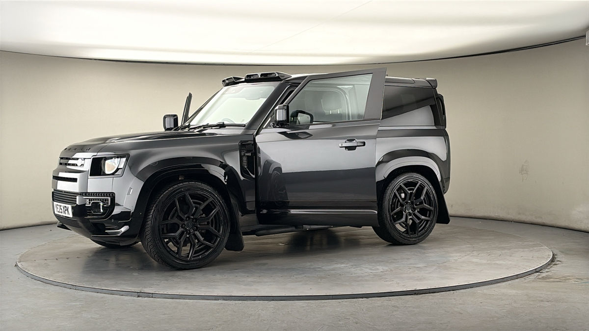 More views of Land Rover Defender 90