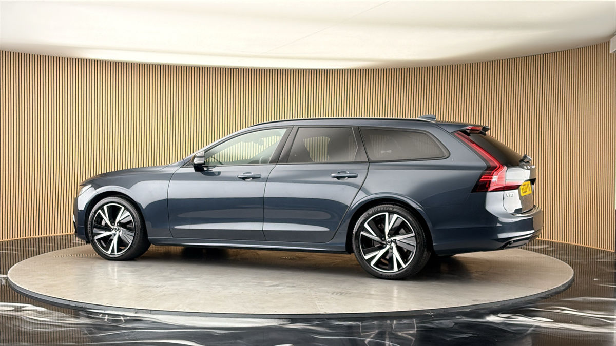 More views of Volvo V90
