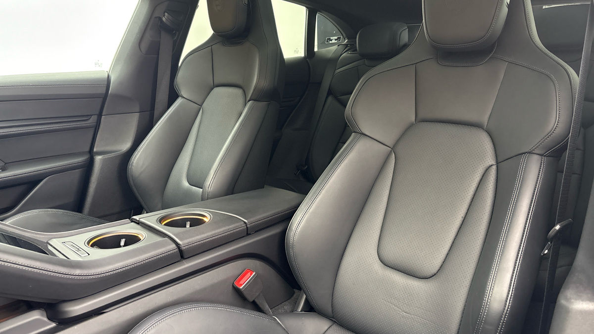 Porsche Taycan Image 7