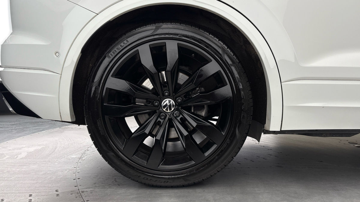 Volkswagen Touareg Image 10