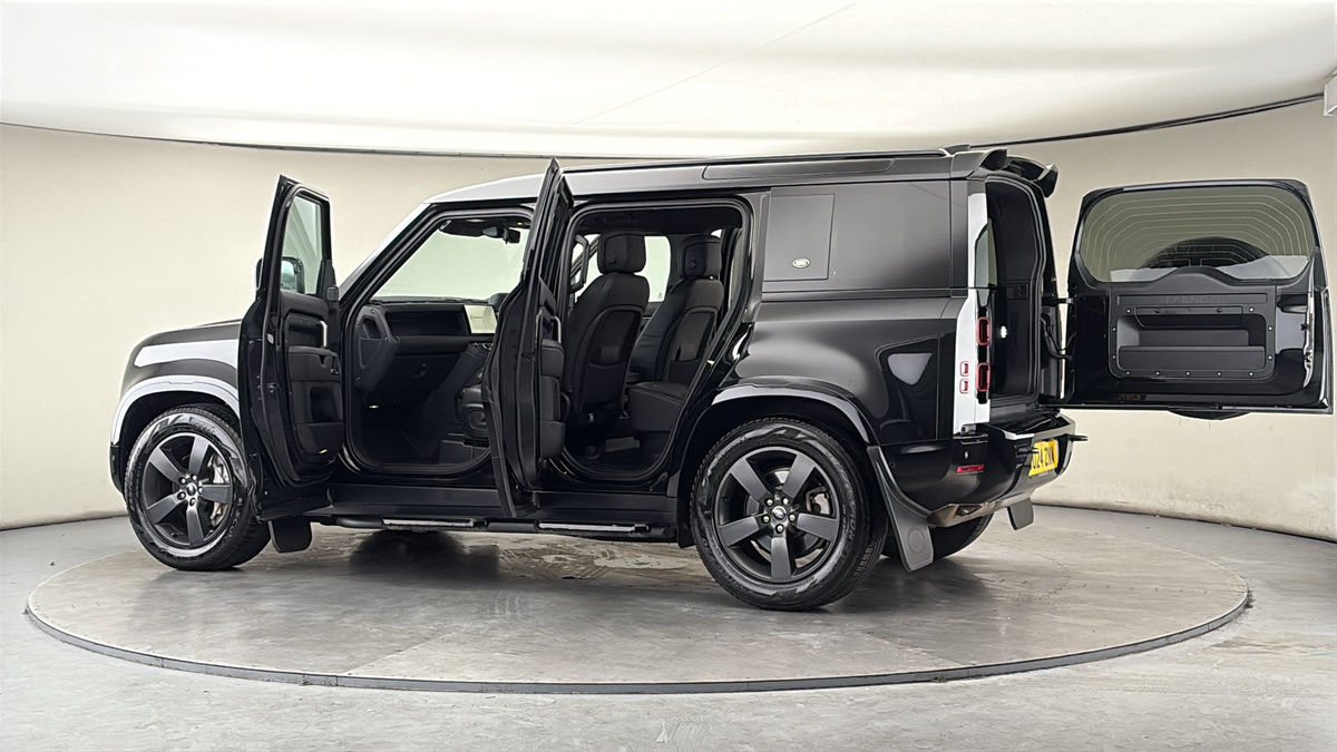 More views of Land Rover Defender 110