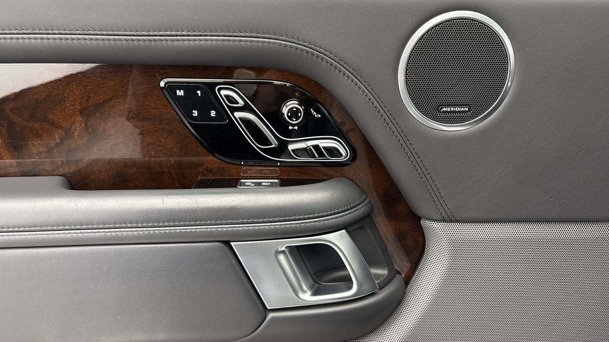 Land Rover Range Rover Image 19