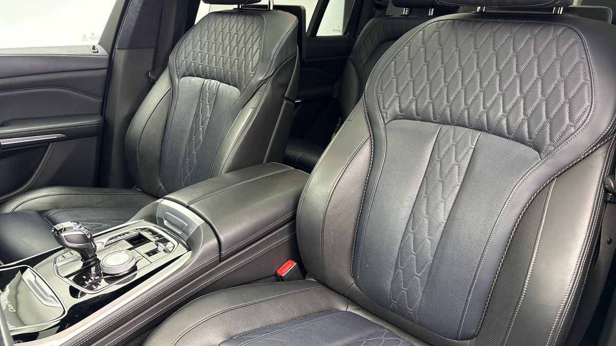 BMW X7 Image 7