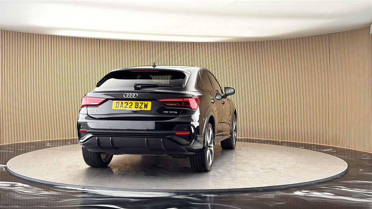 More views of Audi Q3