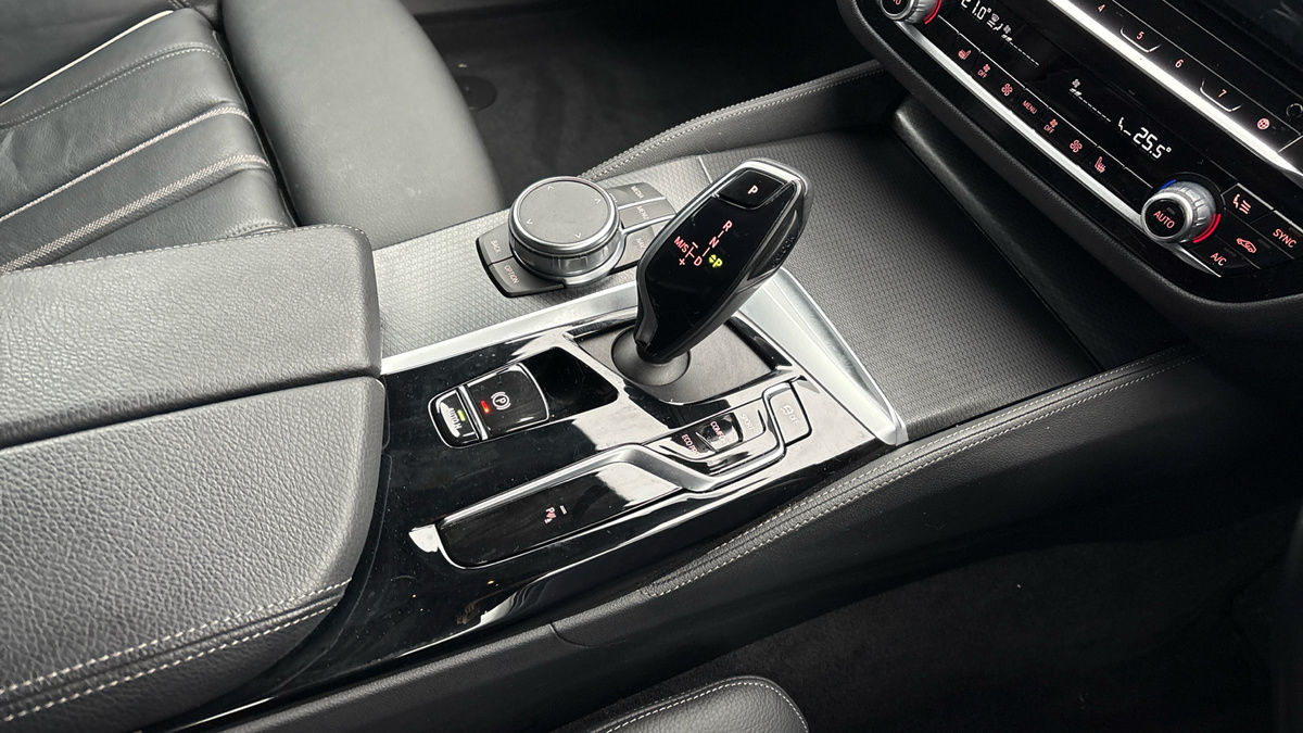 BMW 5 Series Image 18