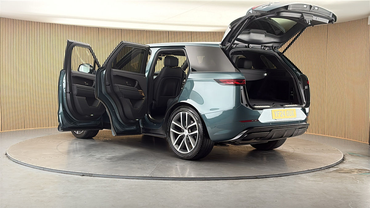 More views of Land Rover Range Rover Sport