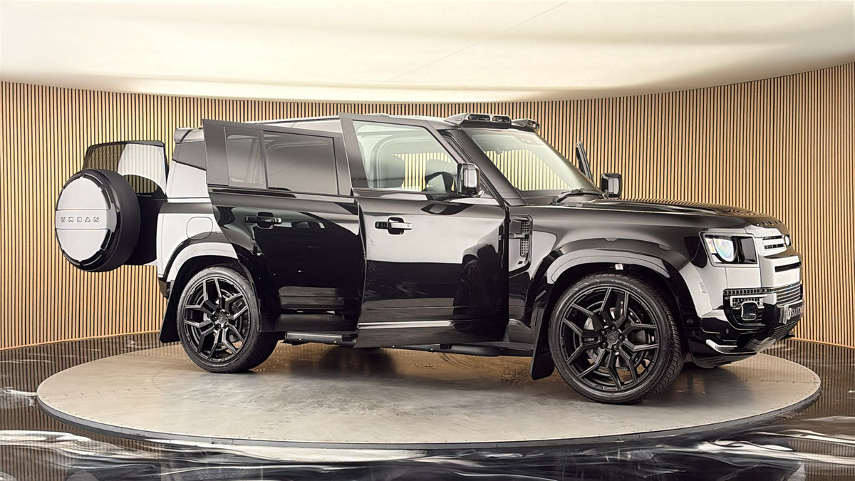 More views of Land Rover Defender 110
