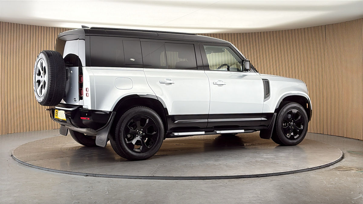 More views of Land Rover Defender 110