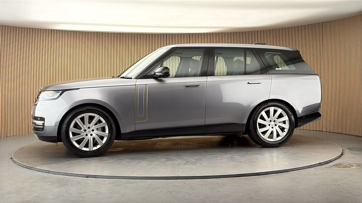 More views of Land Rover Range Rover