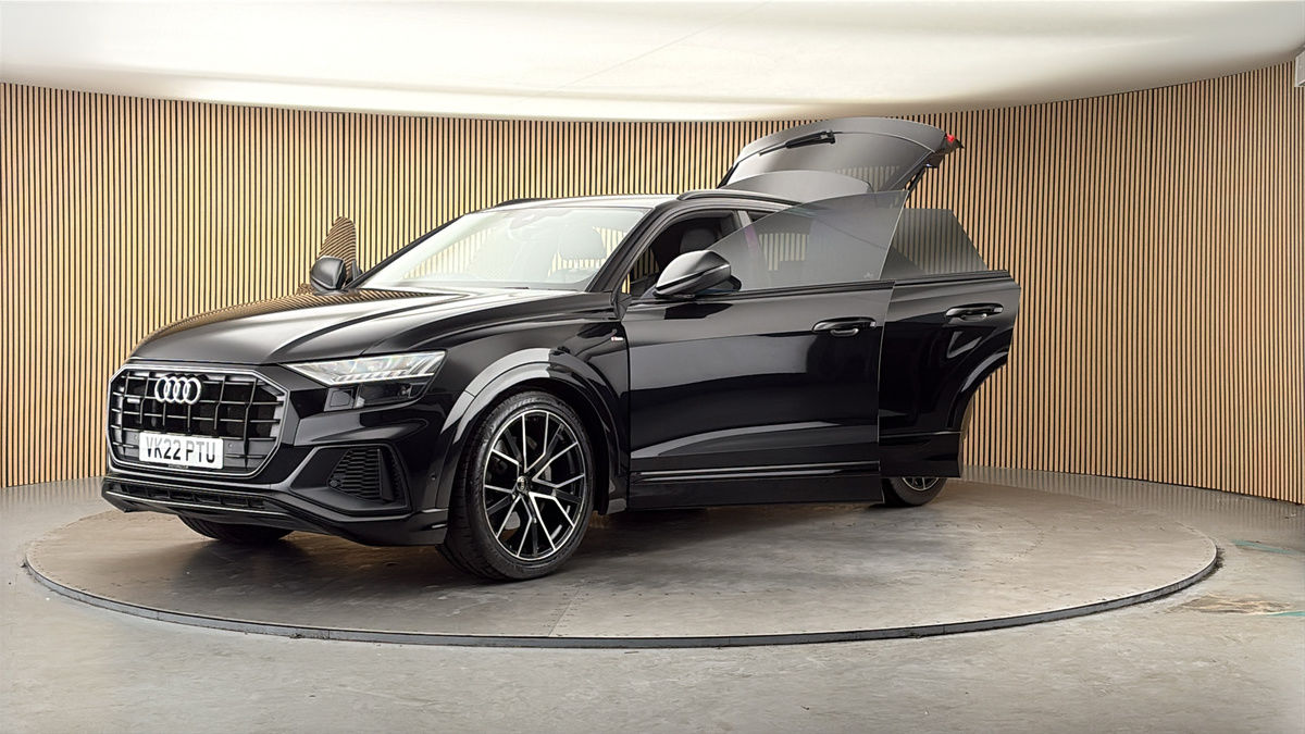 More views of Audi Q8