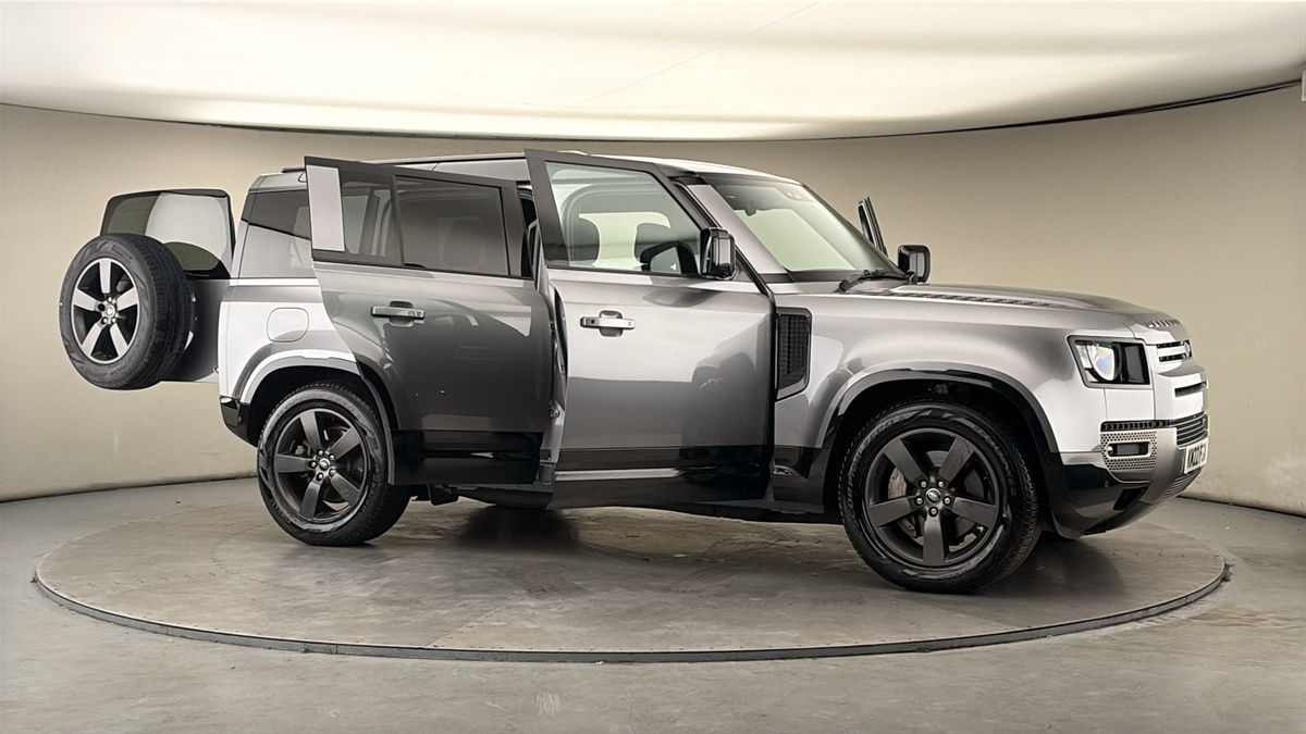 More views of Land Rover Defender 110