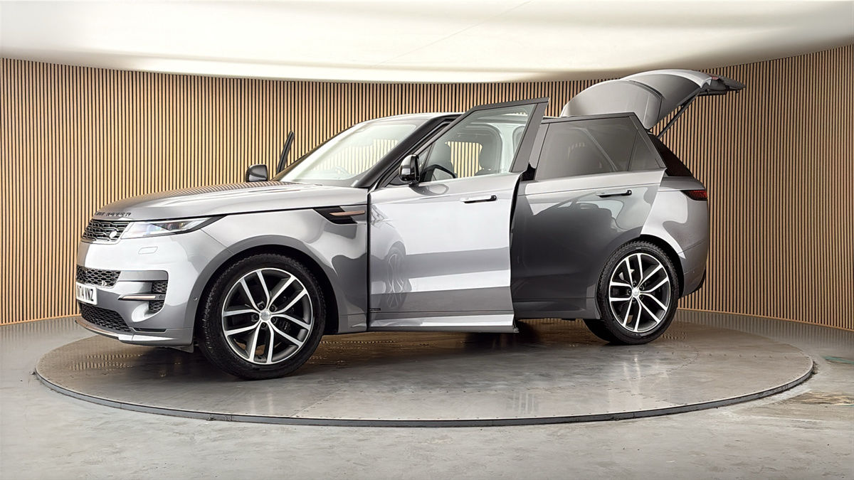 More views of Land Rover Range Rover Sport