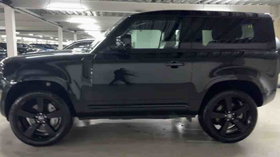 More views of Land Rover Defender 90