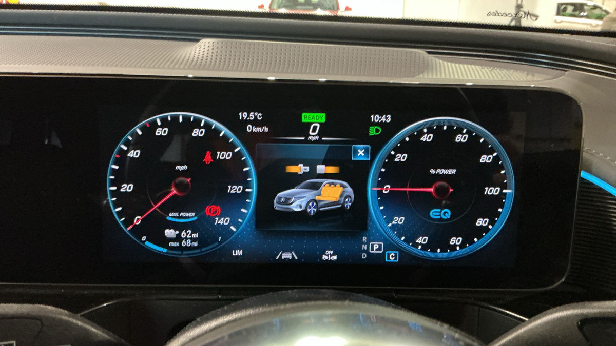 Mercedes-Benz EQC Image 10