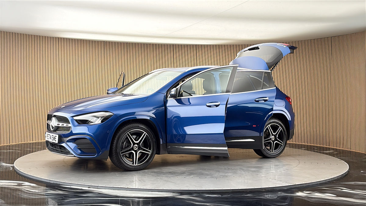 More views of Mercedes-Benz GLA