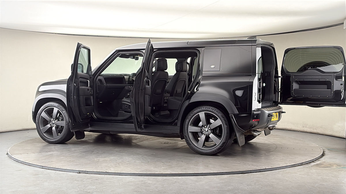 More views of Land Rover Defender 110