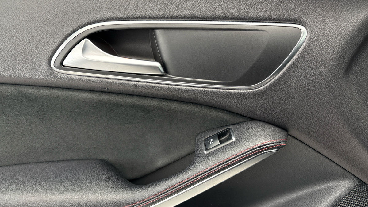 Mercedes-Benz CLA Image 19