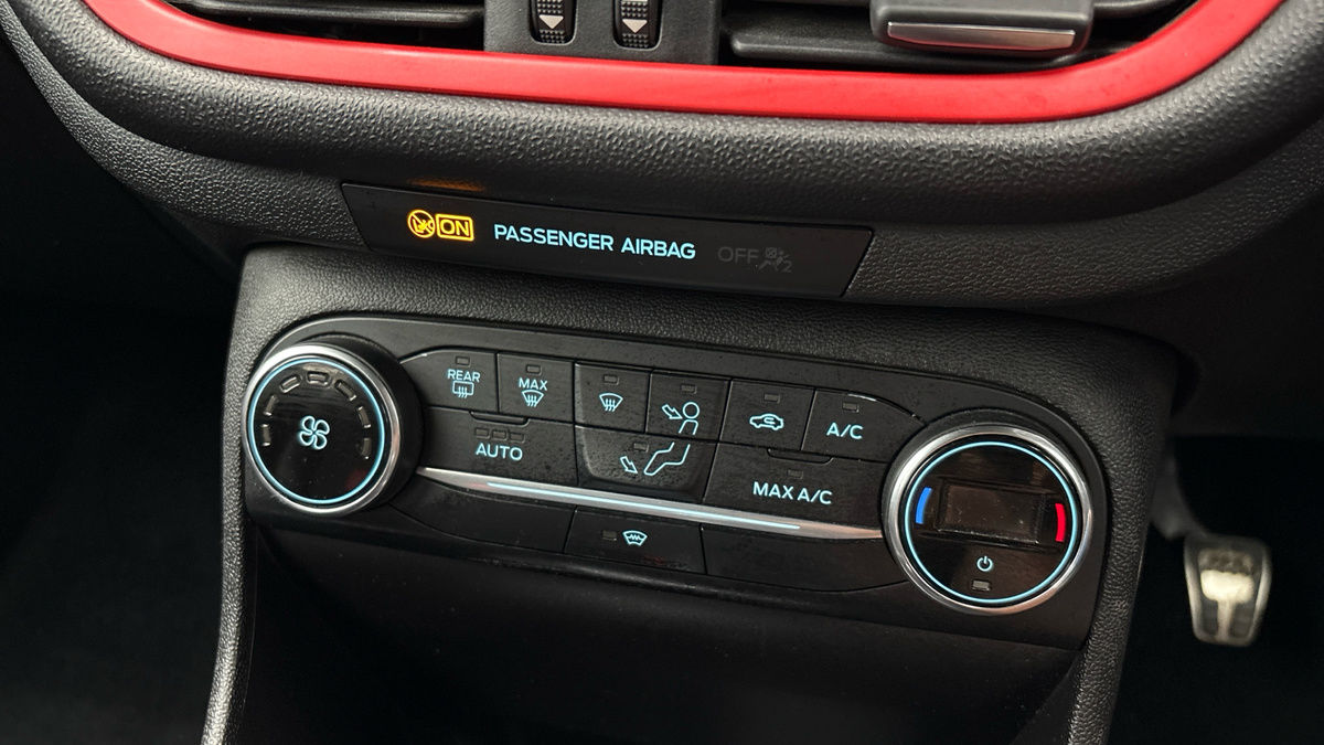 Ford Fiesta Image 9