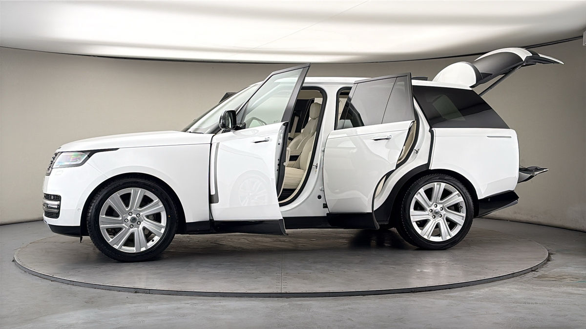 More views of Land Rover Range Rover