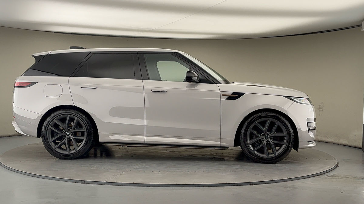 Land Rover Range Rover Sport Image 16