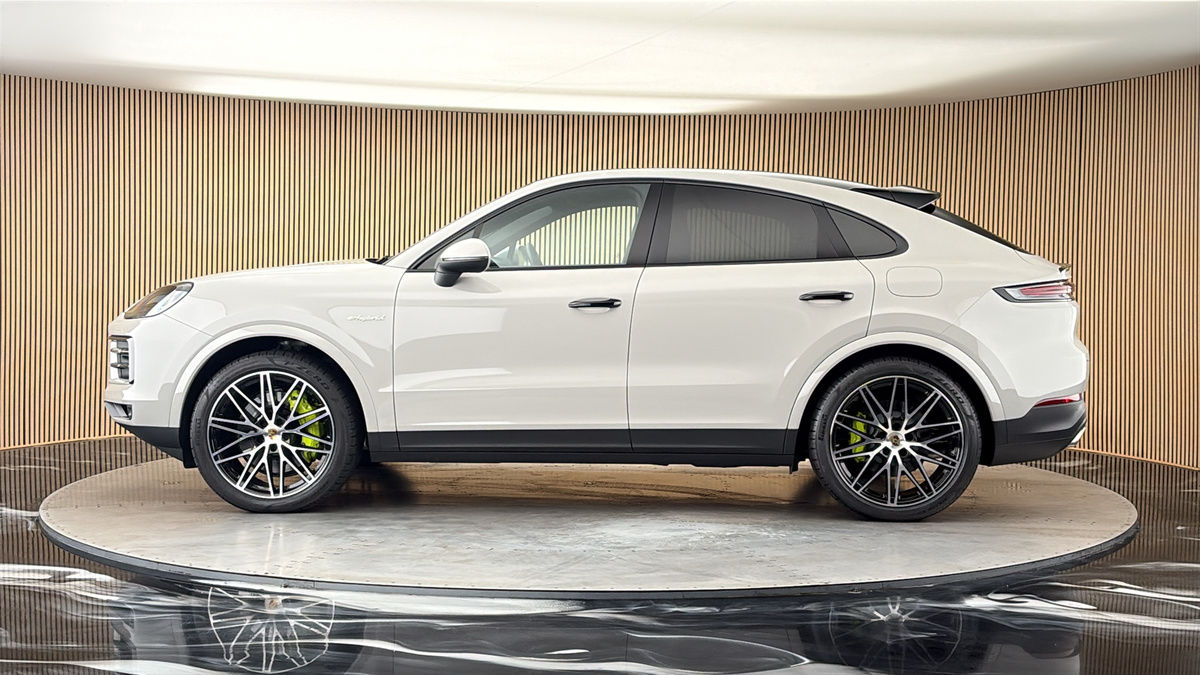 More views of Porsche Cayenne