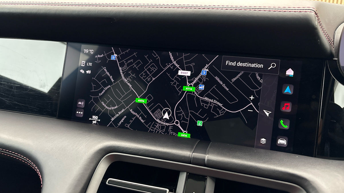 Porsche Taycan Image 18