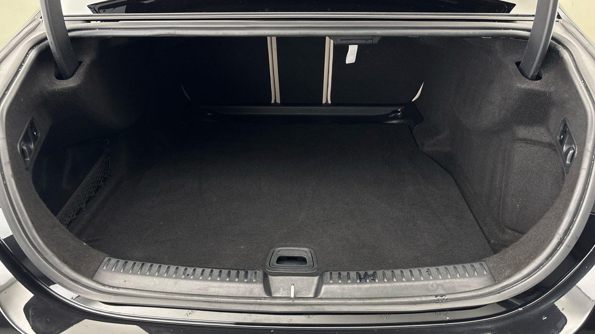 Mercedes-Benz E Class Image 11