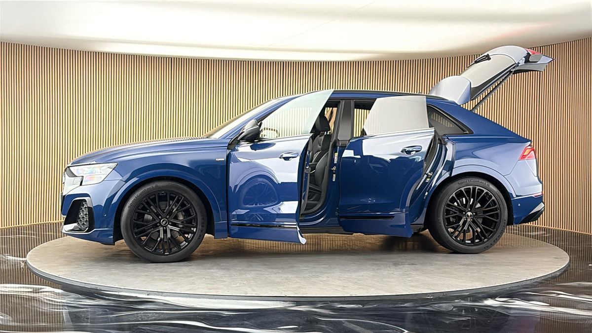 More views of Audi Q8
