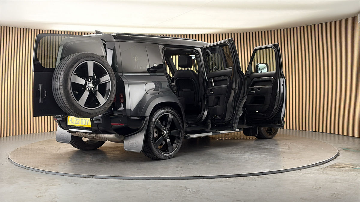 More views of Land Rover Defender 110