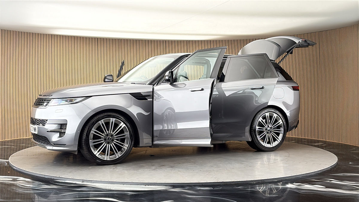 More views of Land Rover Range Rover Sport